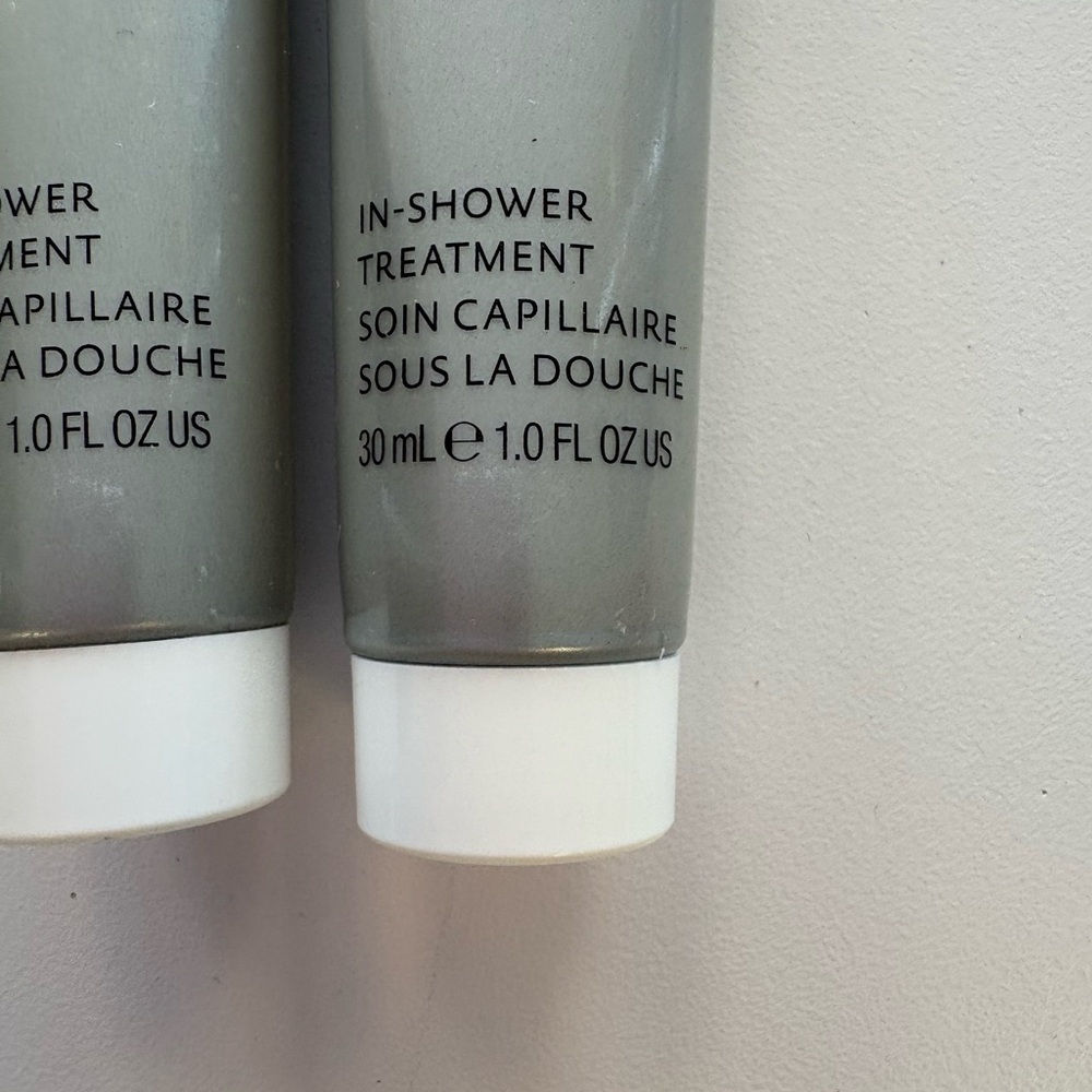 2 Living Proof High-Shine Gloss in Sleek in shower treatment 1oz - Picture 2 of 3